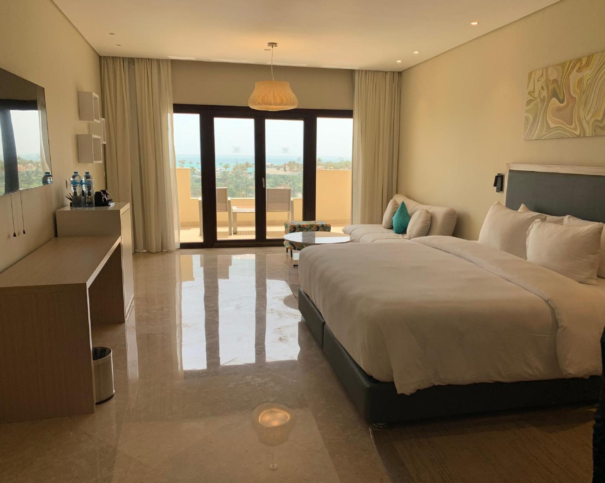 Signature Suite,1100883924:JPEG
