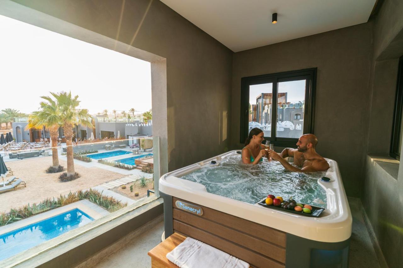 Tucana Jacuzzi Suite Posh Club,1239416767:JPEG