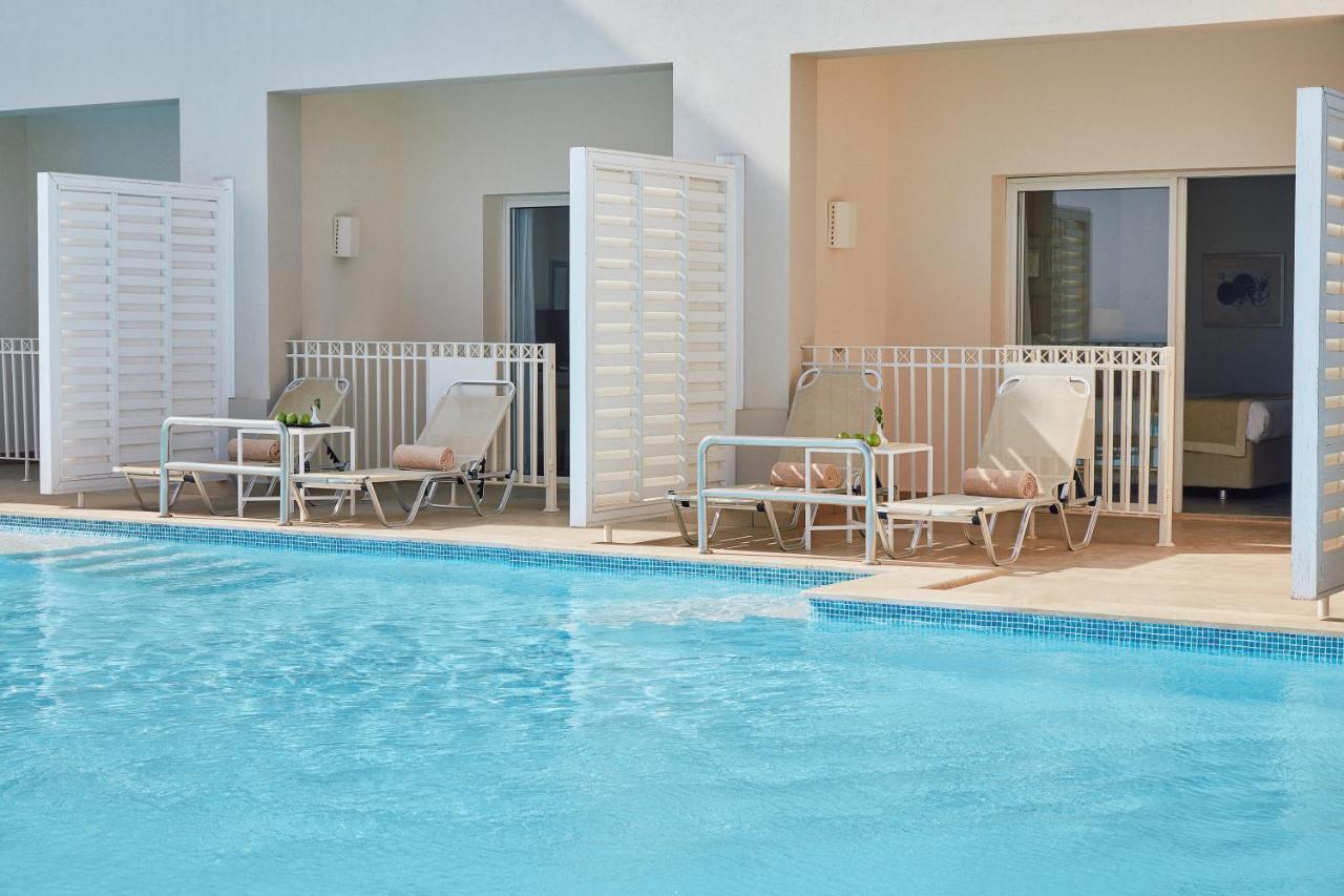 Family Queen or twin Room Swim up,1415863719:JPEG