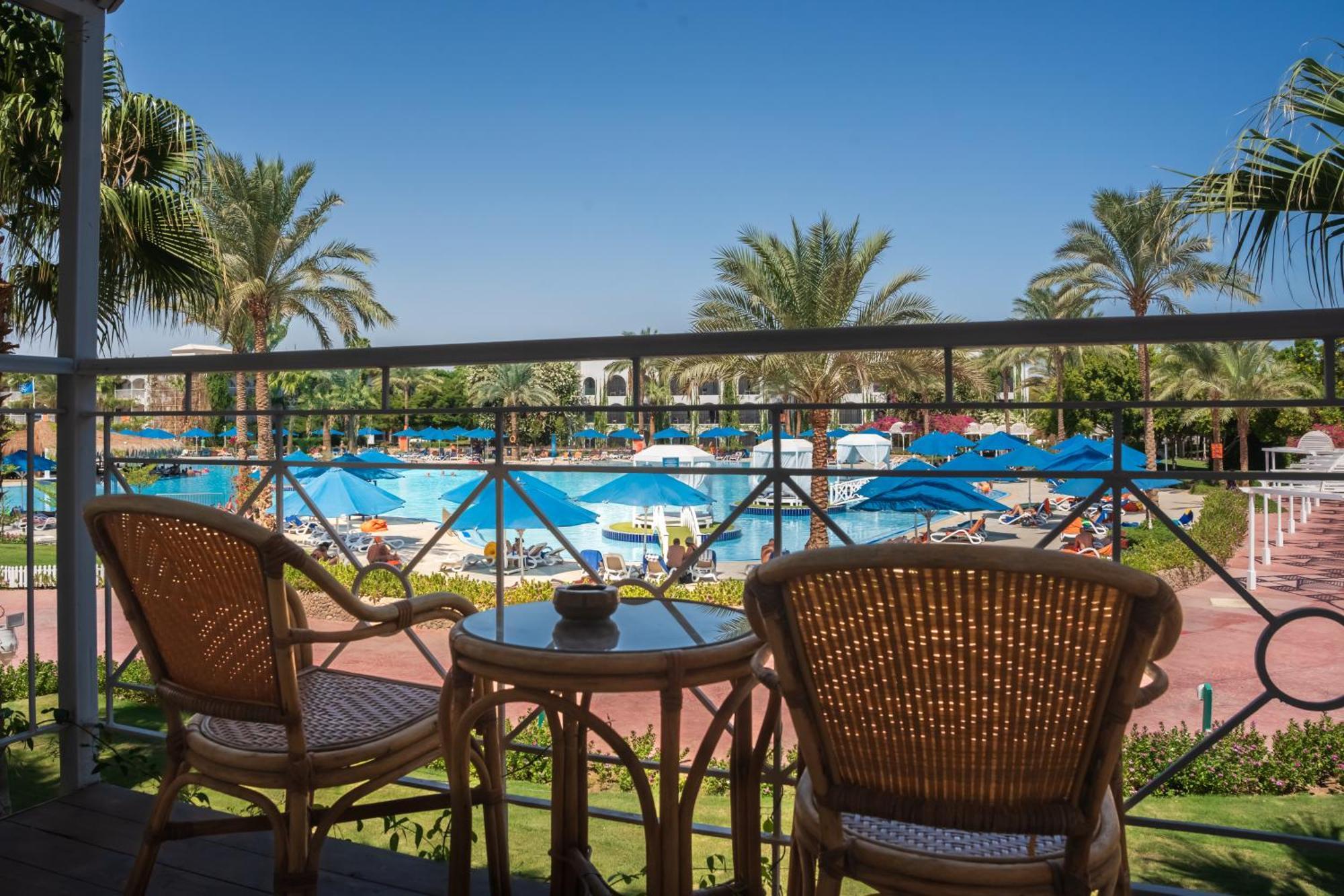 Standard Triple Room Pool View,1277347135:JPEG